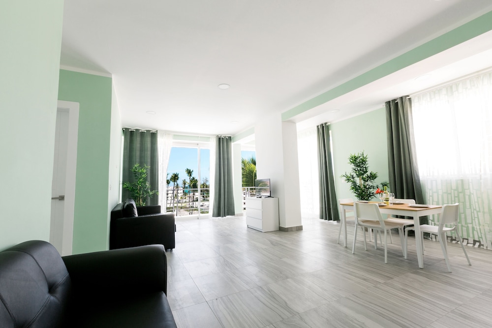

Bari - Punta Cana - Ducassi Suites Rooftop Pool Beach Club & Spa