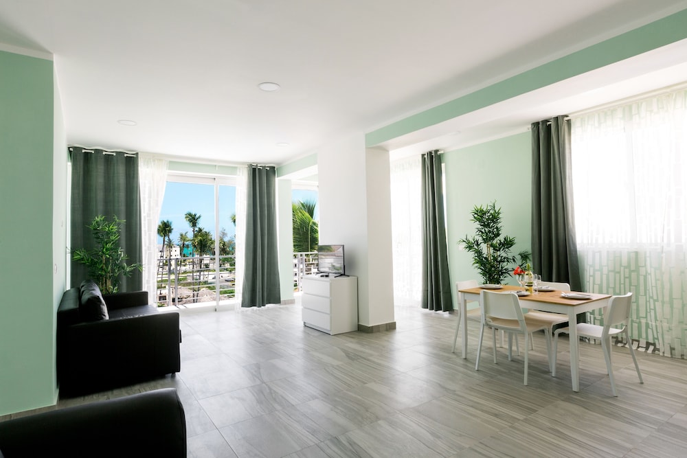 

Torino - Punta Cana - Ducassi Suites Rooftop Pool Beach Club & Spa