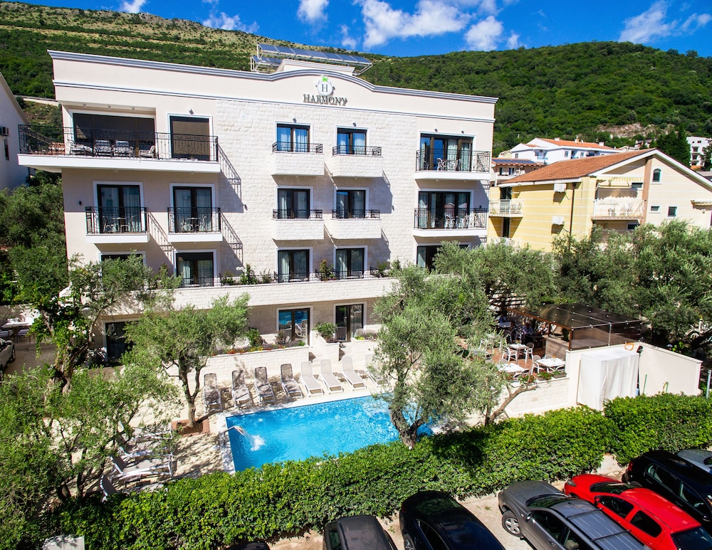 

Milano - Petrovac - Hotel Harmony by Aycon