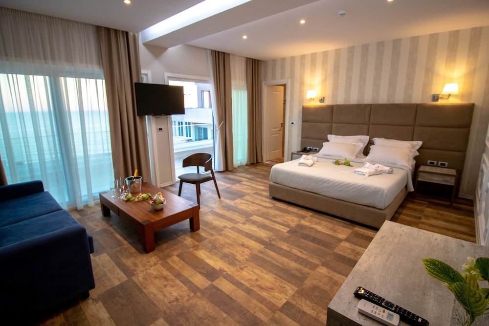 

Torino - Durrës - Hotel Blue Marine