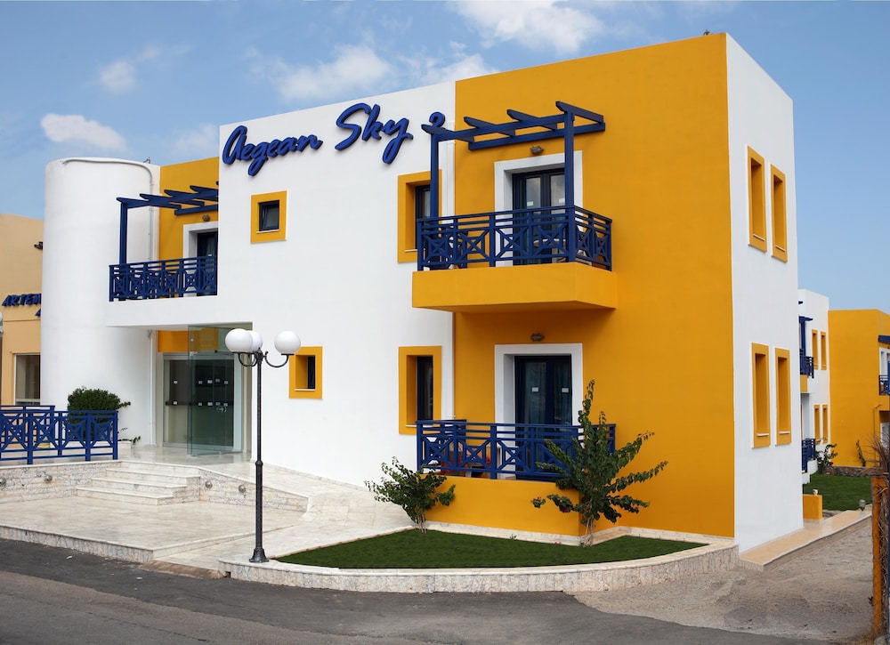 

Trieste - Hersonissos - Aegean Sky Hotel & Suites