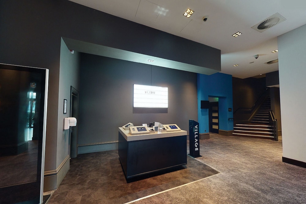

Bologna - Fleet - Village Hotel Farnborough