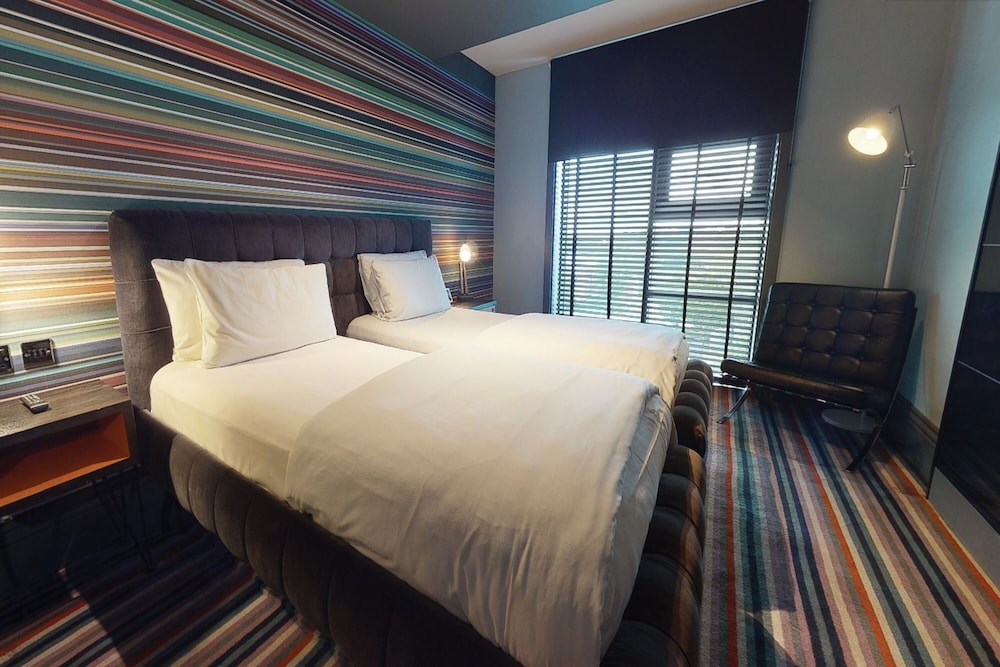 

Bari - Fleet - Village Hotel Farnborough