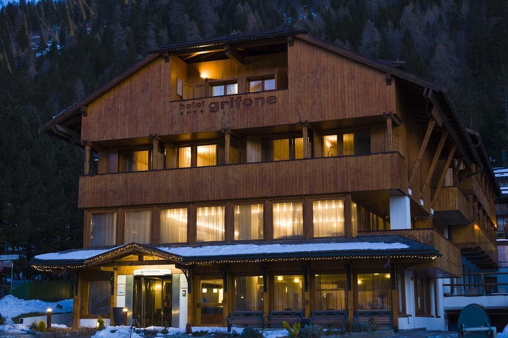 

Napoli - Pinzolo - Style Hotel Grifone