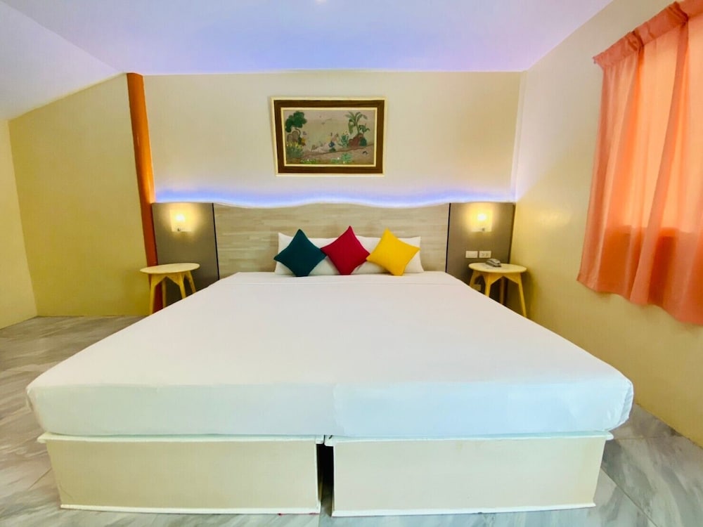 

Bari - Kata Beach - Aochalong Villa Resort & Spa