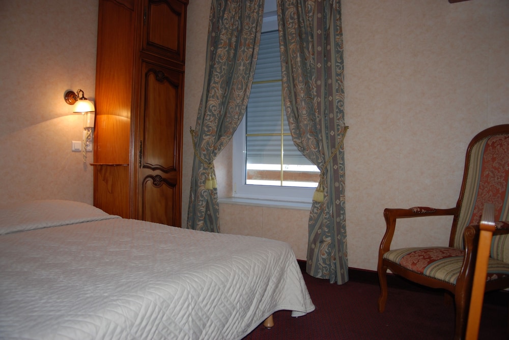 

Catania - Pontorson - Hotel De France