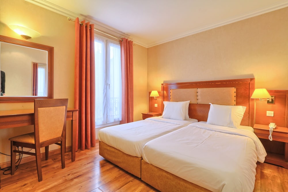 

Venezia - Levallois-Perret - 121 Paris Hotel