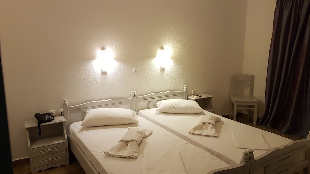 

Palermo - Logaras - Captain's Rocks Hotel