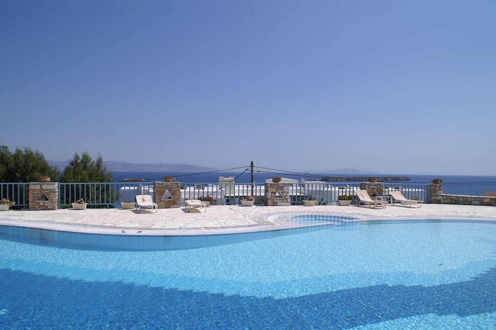 

Roma - Drios - Captain's Rocks Hotel