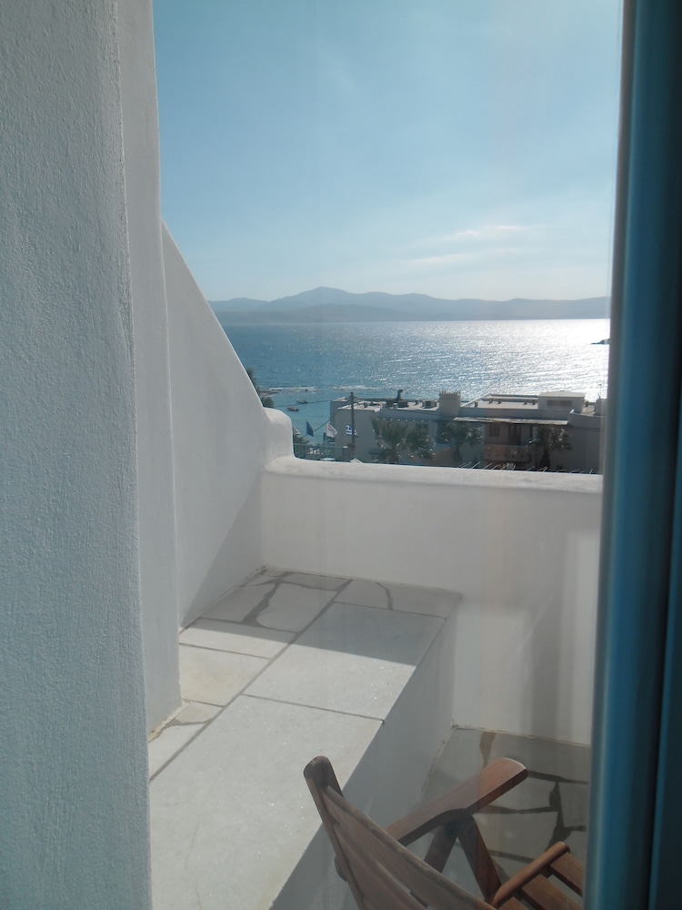 

Roma - Drios - Captain's Rocks Hotel