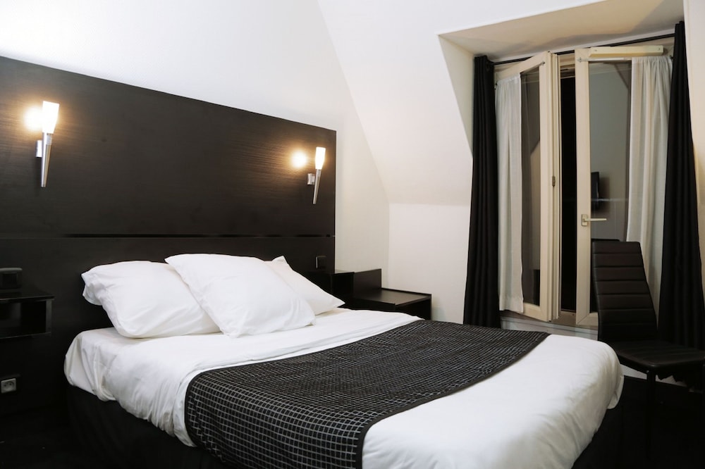 

Brindisi - Parigi - Hôtel de l'Exposition - République