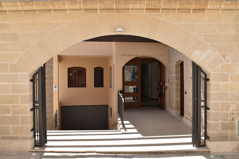 

Milano - Isole Egadi, Sicilia - Hotel Il Portico