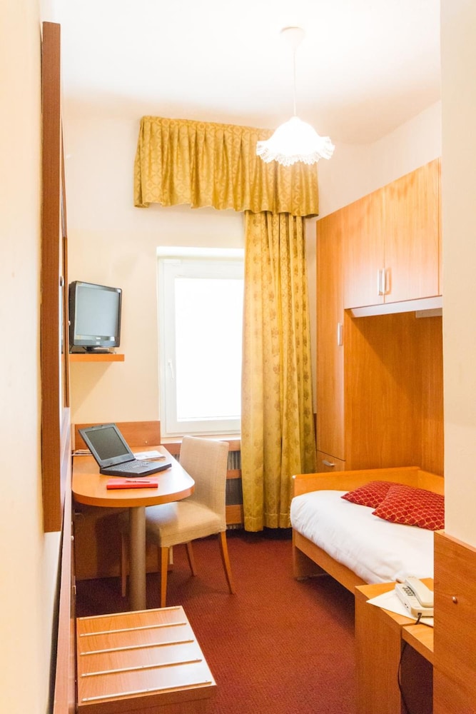 

Genova - Rovereto - Hotel Sant'Ilario