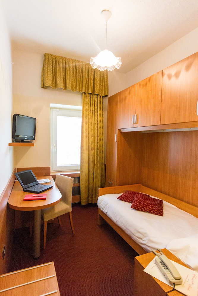 

Palermo - Rovereto - Hotel Sant'Ilario
