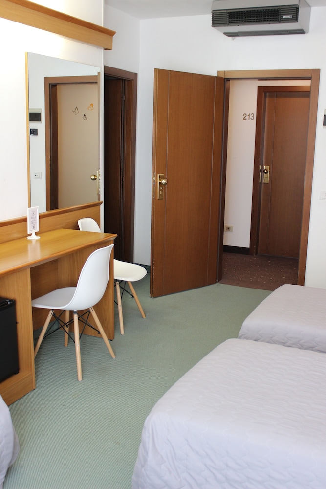 

Cagliari - Arco - Hotel Everest Arco