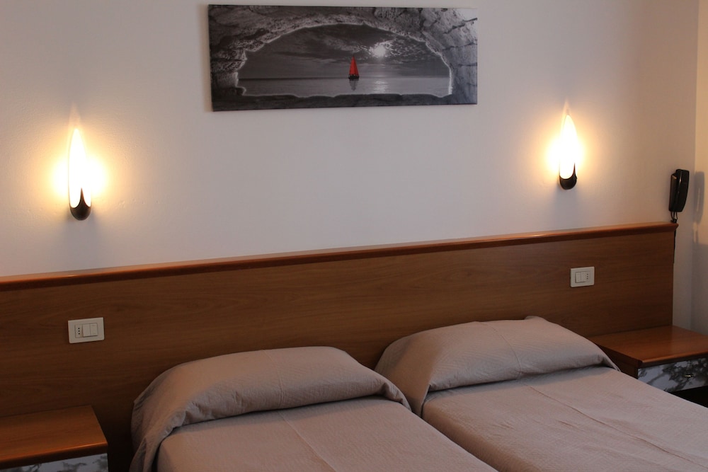 

Milano - Nago-Torbole - Hotel Everest Arco