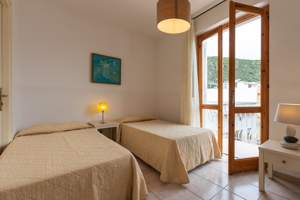

Milano - Lipari, Isole Eolie - Hotel Amarea - Aeolian Charme
