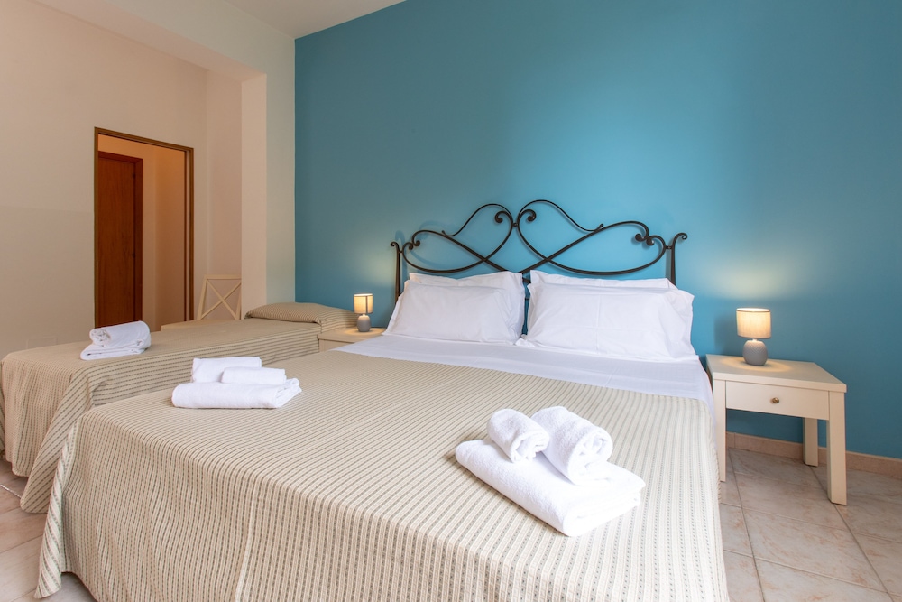 

Bologna - Lipari, Isole Eolie - Hotel Amarea - Aeolian Charme