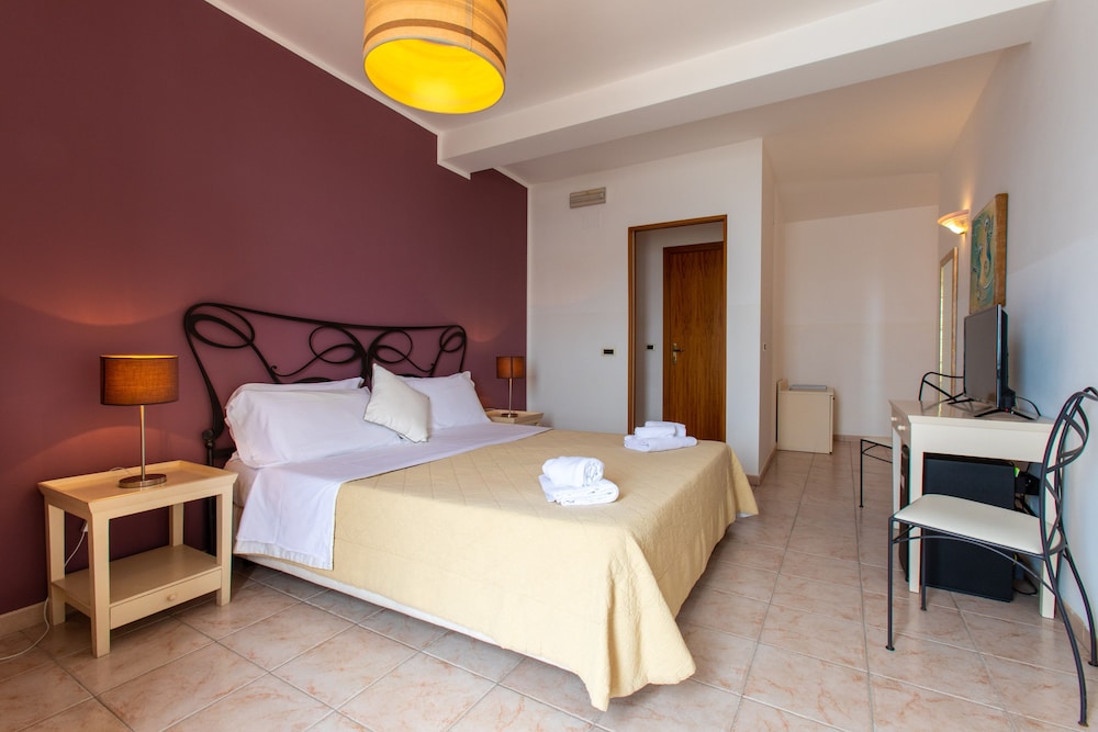 

Milano - Isole Eolie, Sicilia - Hotel Amarea - Aeolian Charme