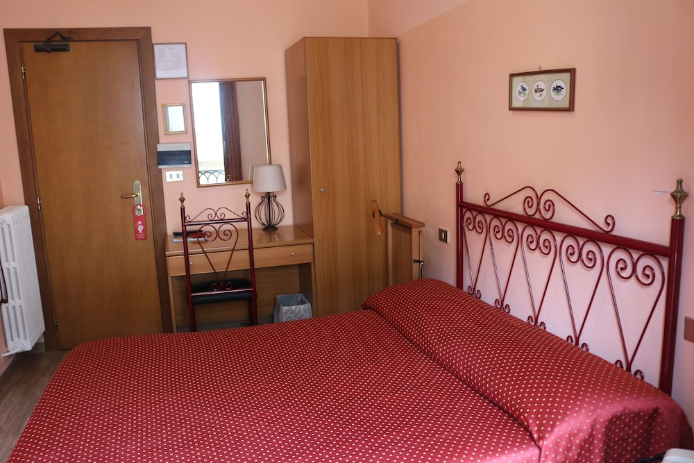 

Napoli - Venaria Reale - Hotel Italia