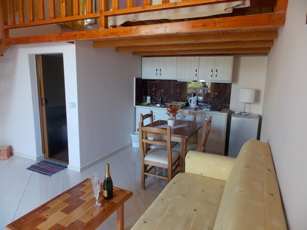 

Milano - Sarandë - Relax Apts Saranda