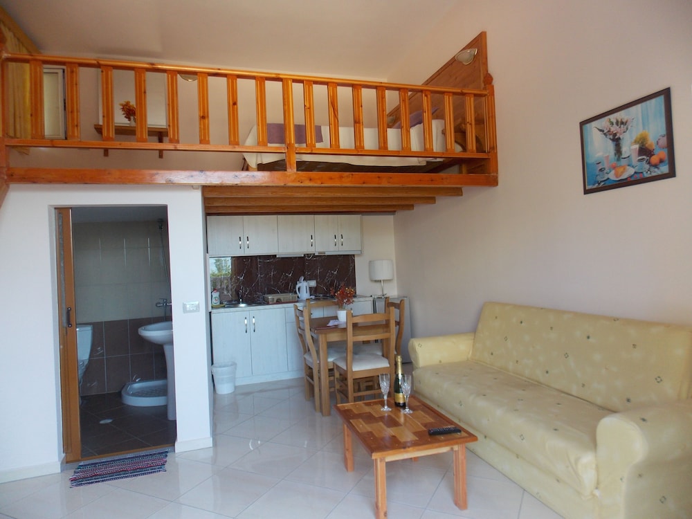 

Milano - Sarandë - Relax Apts Saranda