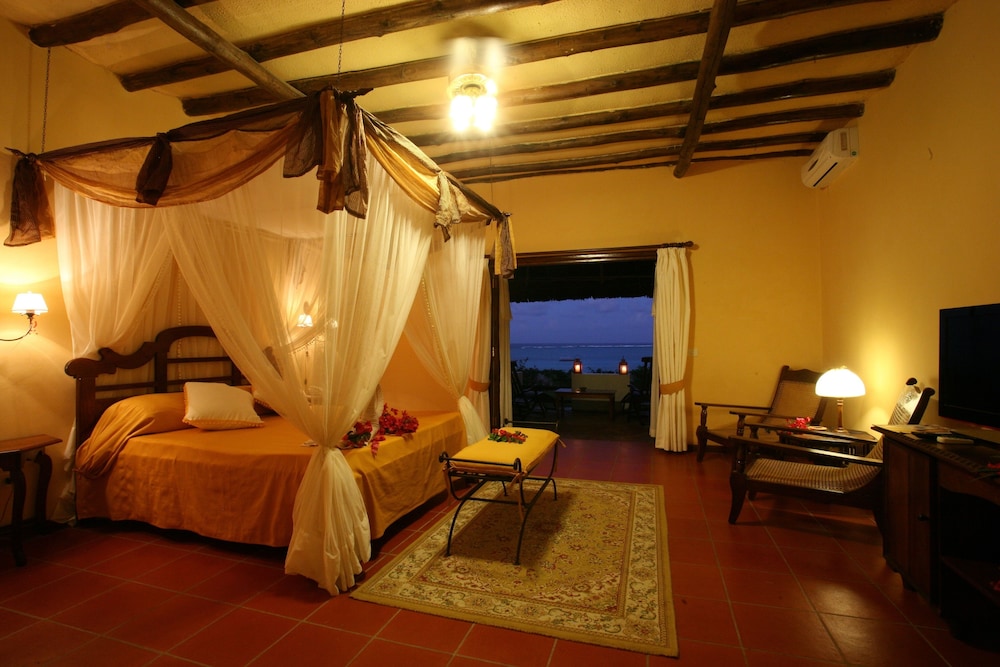 

Genova - Michamvi - Karafuu Beach Resort & Spa