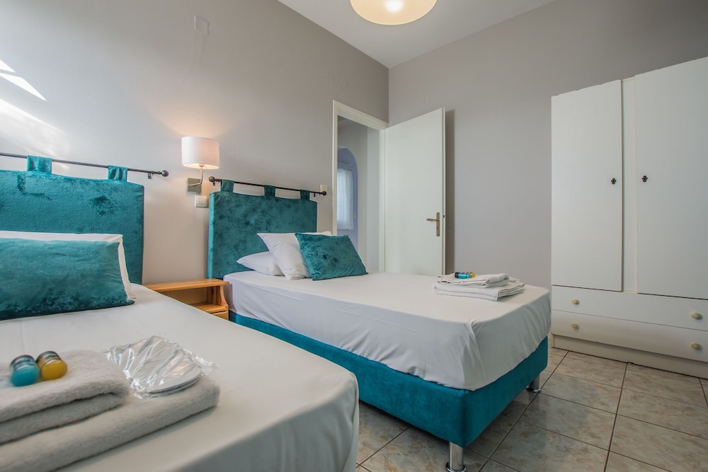 

Milano - Alykes - Porto Giardino Apartments