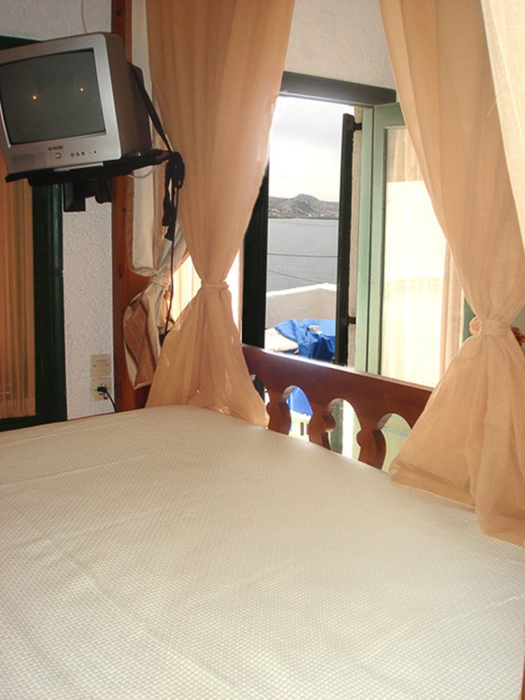 

Milano - Karpathos, Isole Greche - Hotel Finiki View