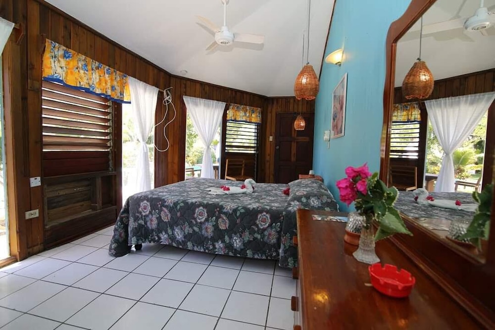 

Bari - Negril - Xtabi Resort