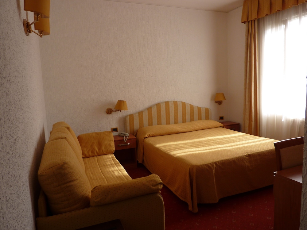 

Roma - Liguria, Mare Italia - Hotel Ariston Montecarlo
