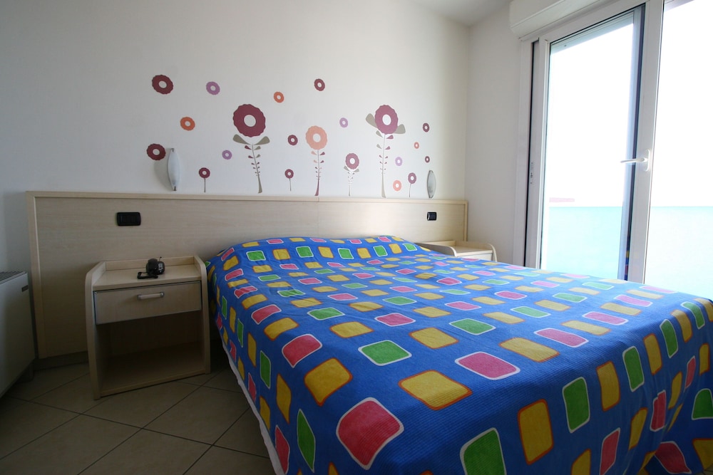 

Napoli - Bellaria Igea Marina - Residence Beach Paradise