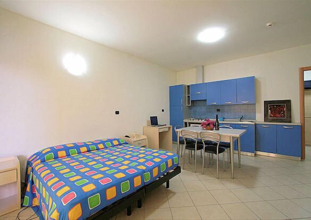 

Milano - Bellaria Igea Marina - Residence Beach Paradise