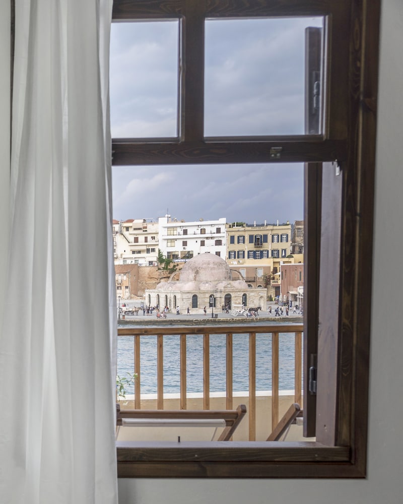 

Palermo - Agia Marina Nea Kydonias - Captain Vasilis Hotel