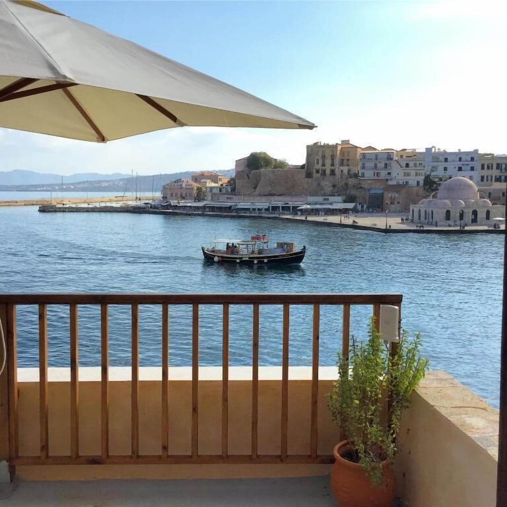 

Torino - Agia Marina Nea Kydonias - Captain Vasilis Hotel