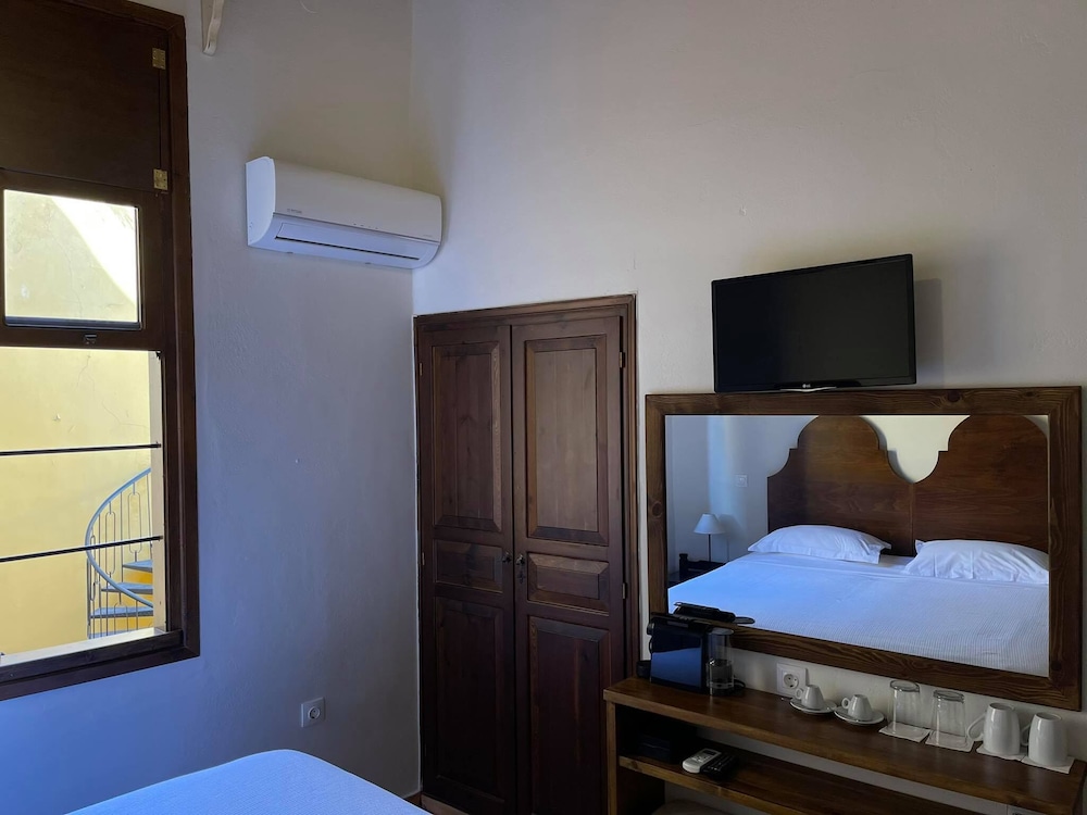 

Bari - Agia Marina Nea Kydonias - Captain Vasilis Hotel