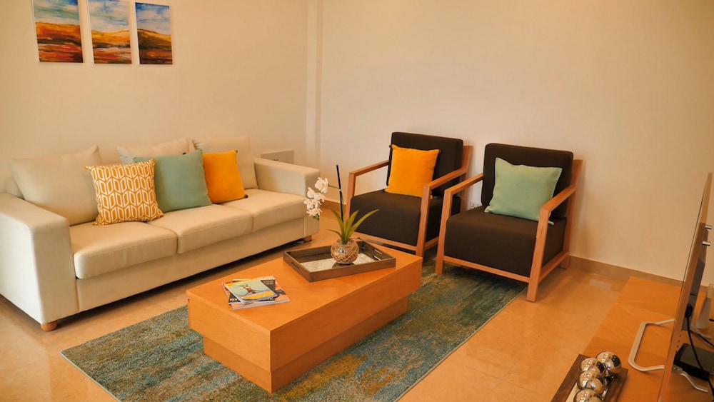 

Roma - Bolans - Harbour Island Residences