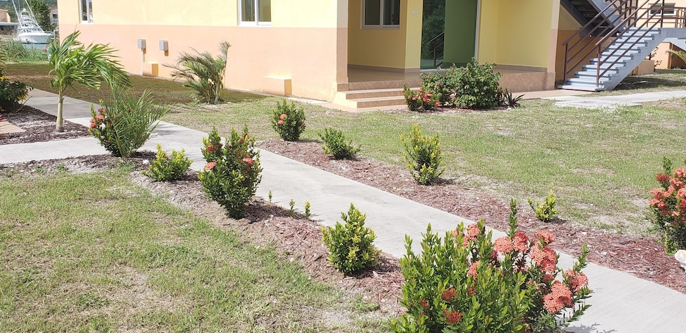 

Roma - Bolans - Harbour Island Residences