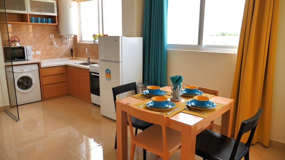 

Roma - Valley Church - Harbour Island Residences