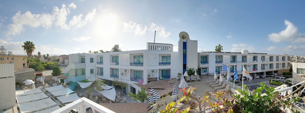 

Venezia - Paphos - NEREUS HOTEL By IMH Europe Travel and Tours