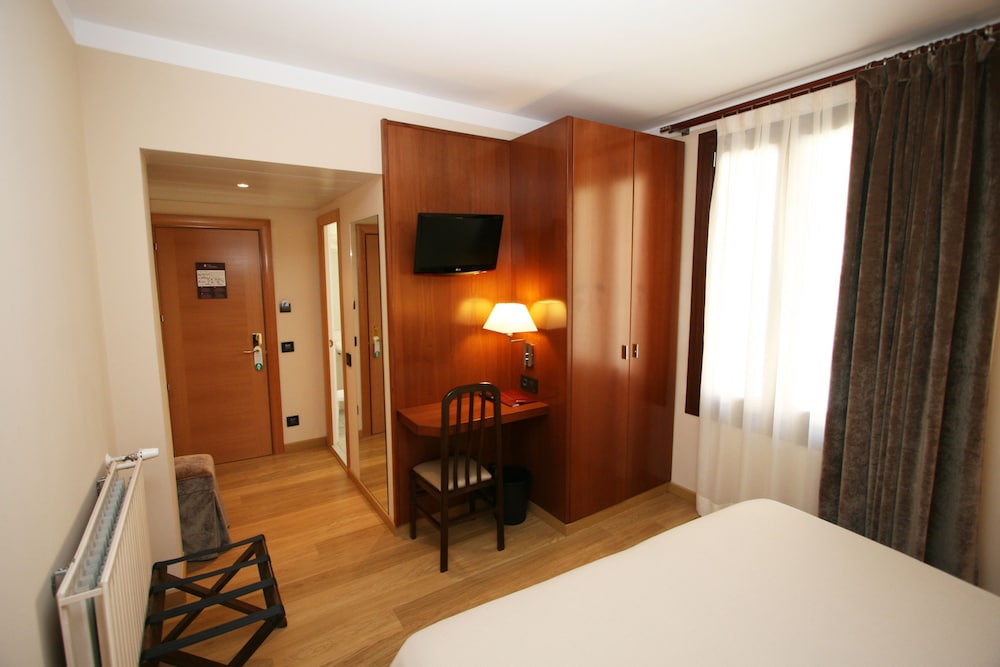 

Brindisi - Principato di Andorra - Hotel Pyrénées