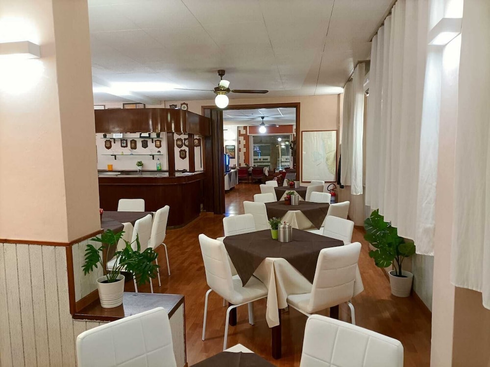 

Bari - Livorno - Giappone Inn Parking Hotel