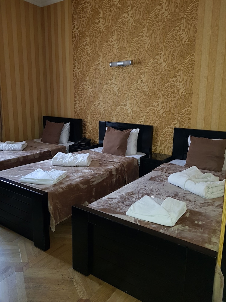 

Milano - Tbilisi - hotel Danisimo Garden