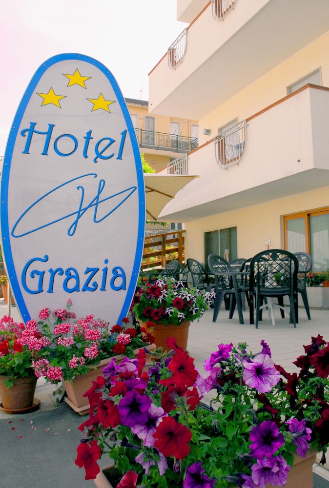 

Milano - Costa Lazio, Mare Italia - Grazia Hotel
