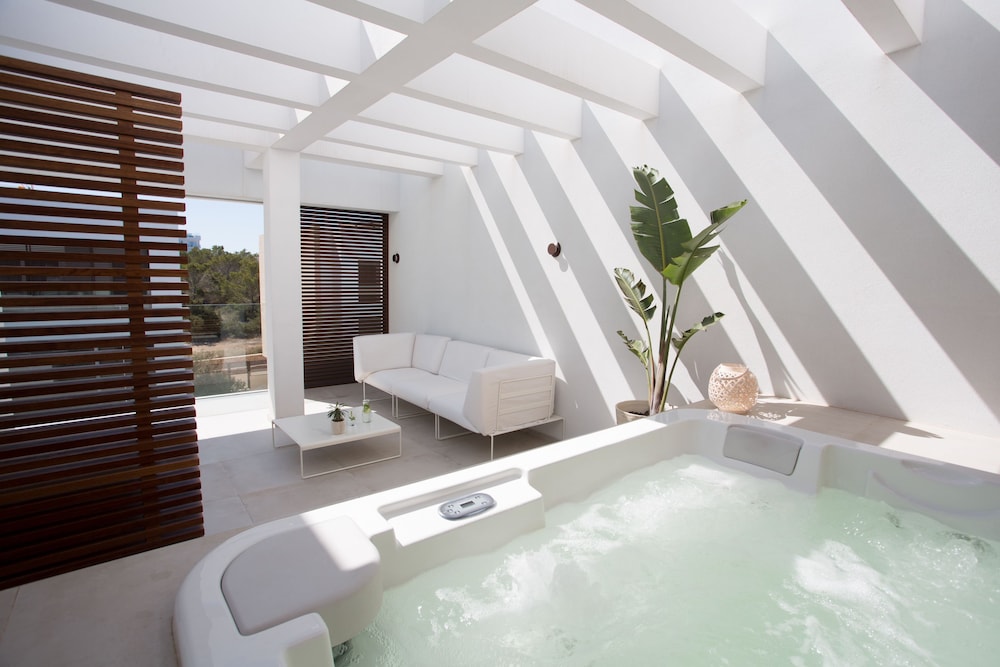 

Bologna - Es Calo - Sa Pedrera Suites & Spa