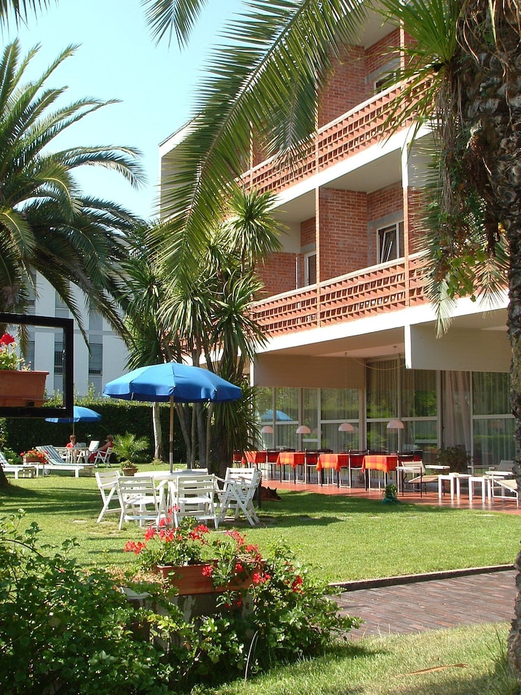 

Milano - Forte dei Marmi - Hotel Marina