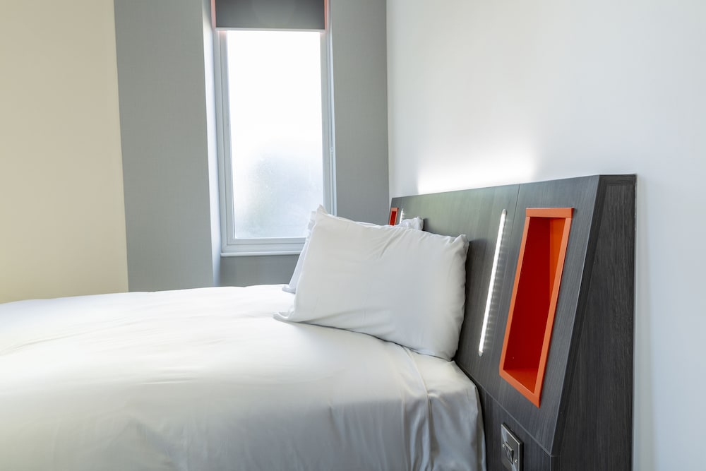

Roma - Reading - Easyhotel Reading