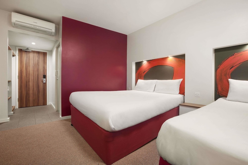 

Torino - Stansted - Ramada By Wyndham London Stansted Airport