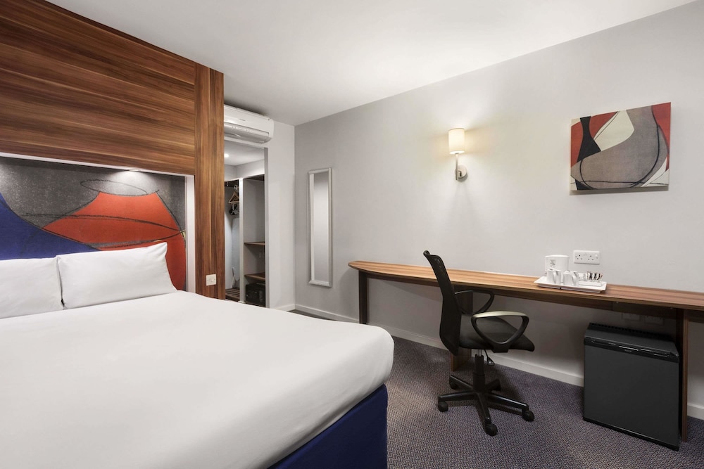 

Pisa - Stansted - Ramada By Wyndham London Stansted Airport