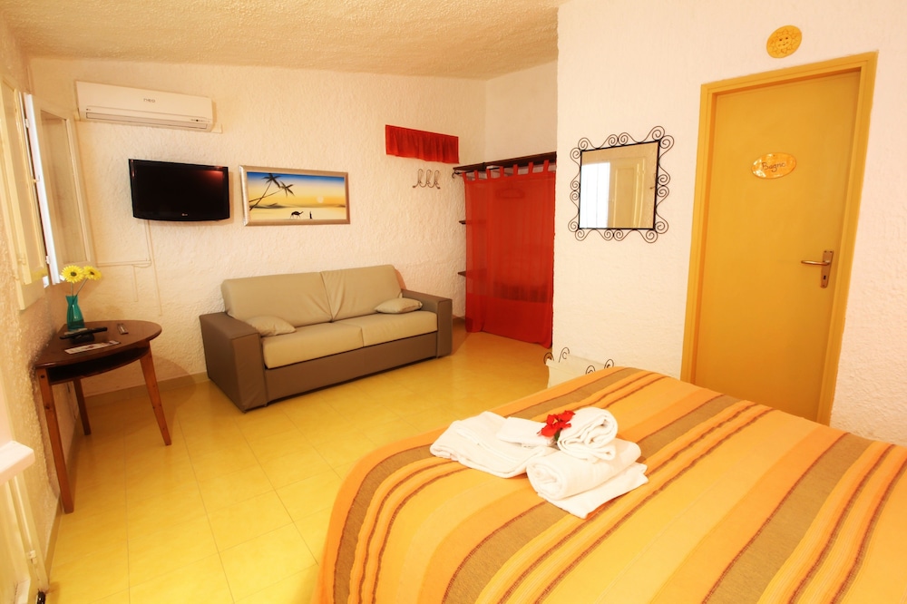 

Bologna - Levanzo - L'Oasi Villaggio Albergo